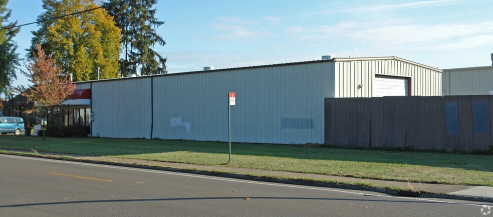 More Photos Of 2608-2618 Cherry NE ave, Salem Industrial For Sale
