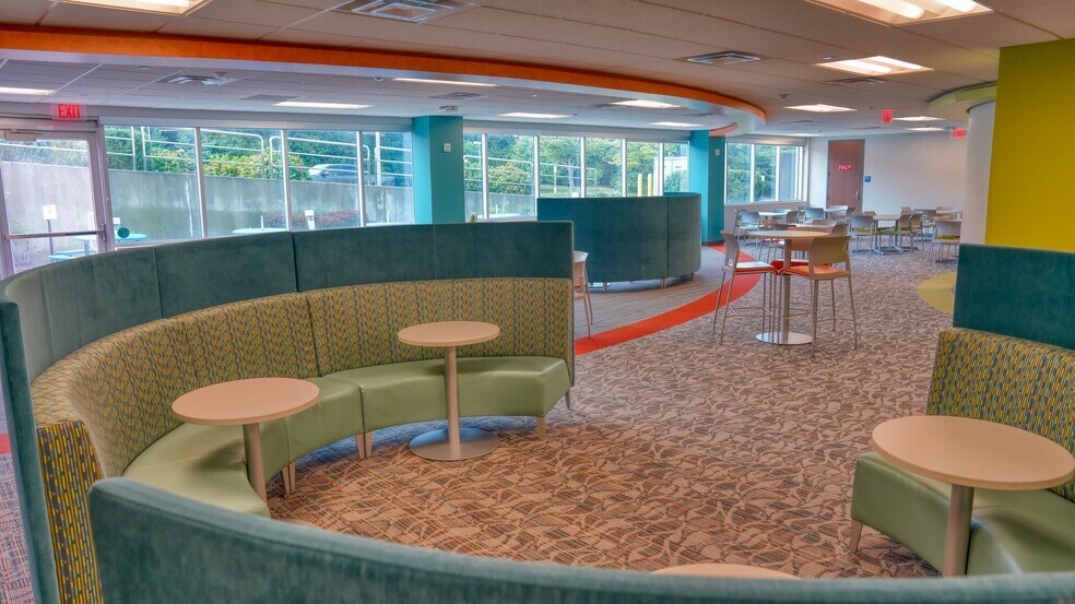 More Photos Of 878 Veterans Memorial Hwy, Hauppauge Office For Lease