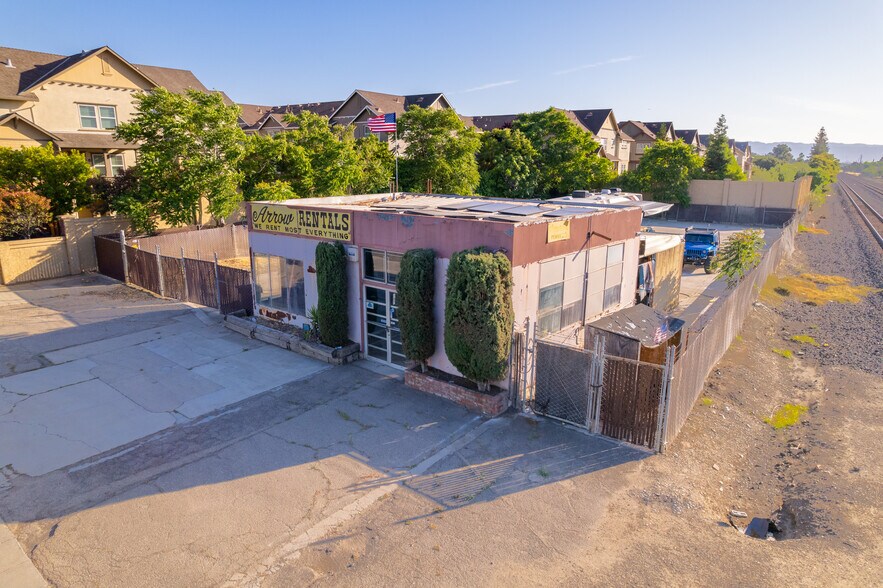 Primary Photo Of 187 N L St, Livermore Storefront Retail Residential For Sale