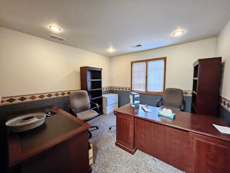 More Photos Of 13330 Darmstadt Rd, Evansville Office For Sale