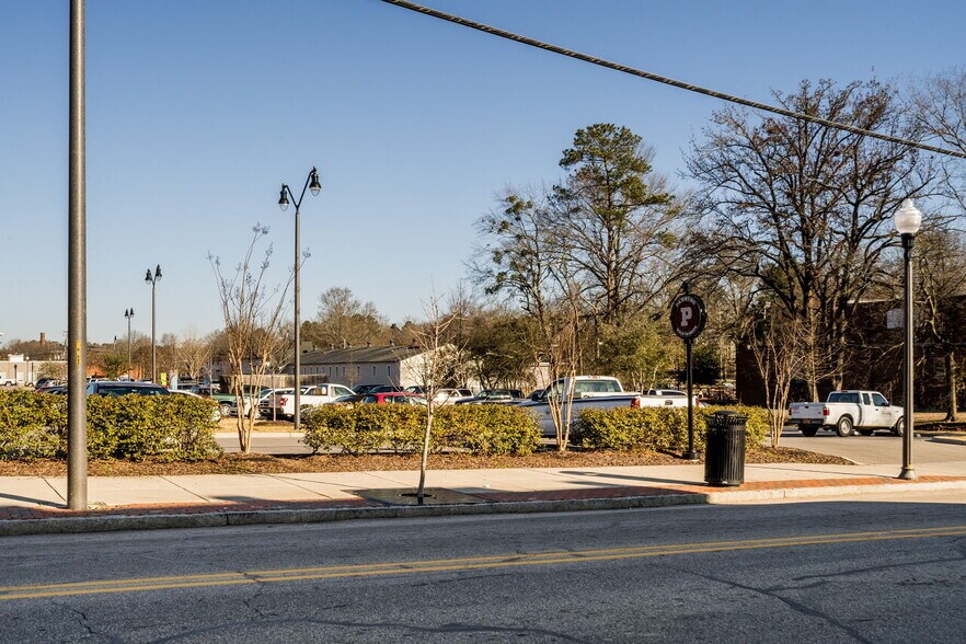 More Photos Of 201 Chatham St, Sanford Office Residential For Sale