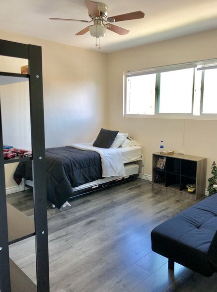 More Photos Of 1129-1135 W 10th St, San Pedro Apartments For Sale