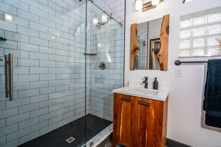 More Photos Of 223 N Causeway, New Smyrna Beach Medical For Sale