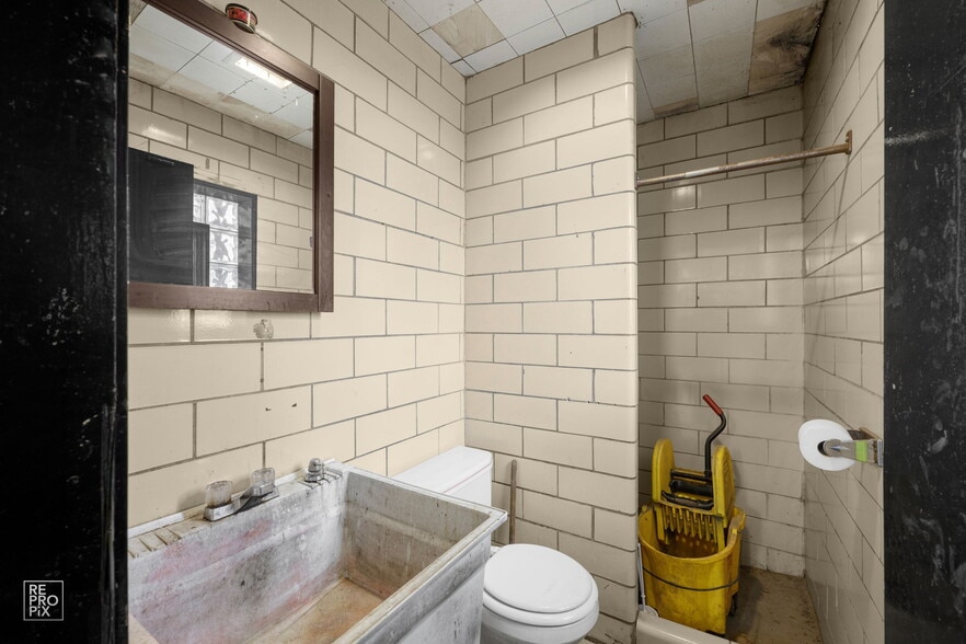 More Photos Of 10855 S Halsted St, Chicago Auto Repair For Sale