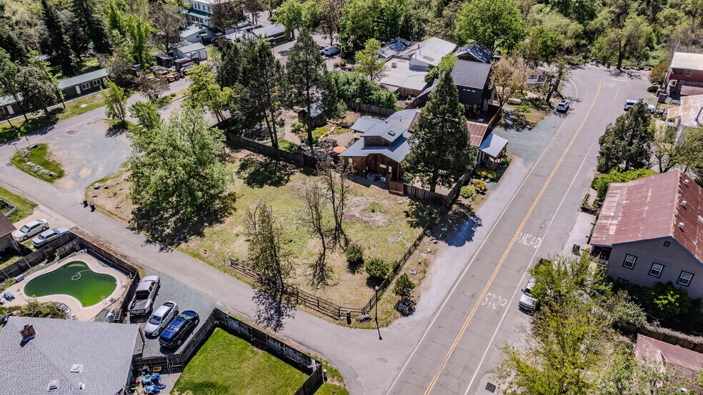 More Photos Of 21376 Consolation St, Volcano Specialty For Sale