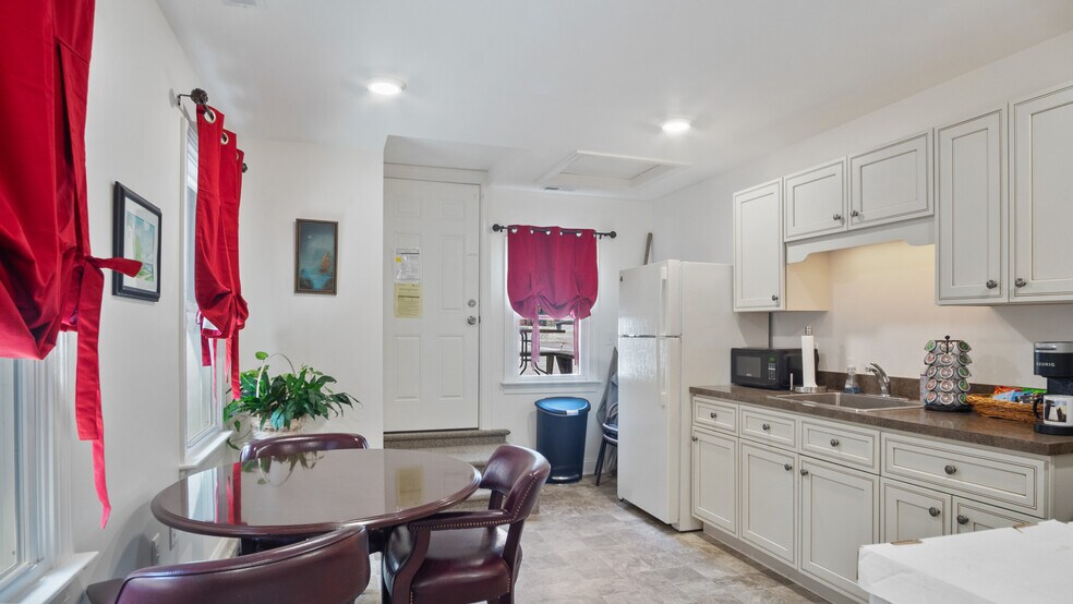 More Photos Of 224 N Washington St, Havre De Grace Office For Sale