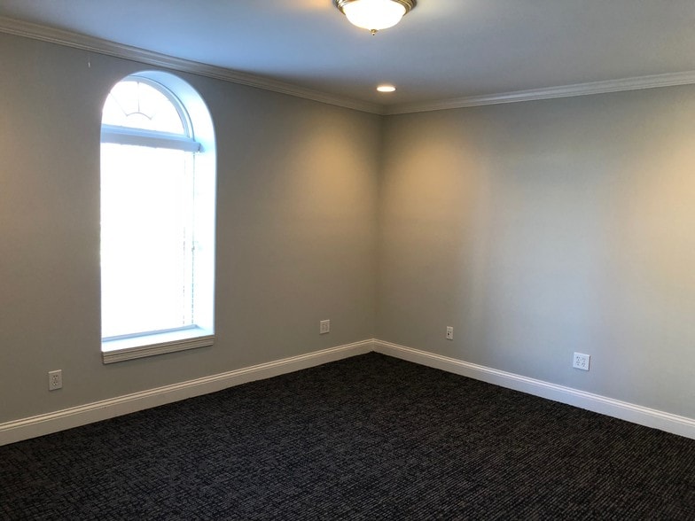 More Photos Of 4 S Tennessee St, Cartersville Office For Lease