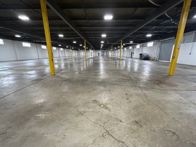 More Photos Of 178 Commerce Rd, Carlstadt Manufacturing For Sale