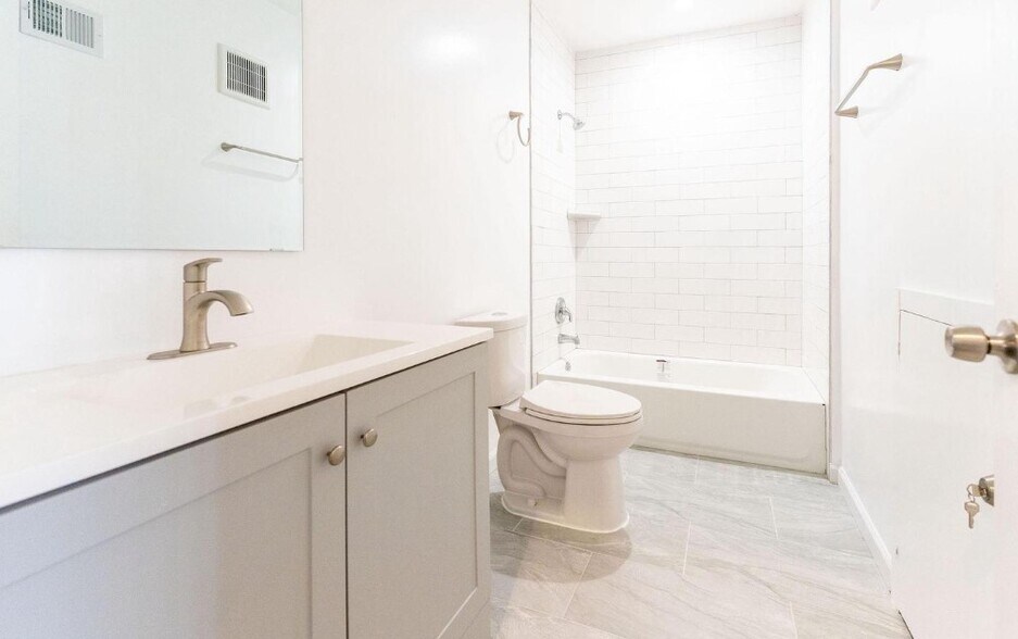 More Photos Of 2928 Nelson Pl Se, Washington Apartments For Sale