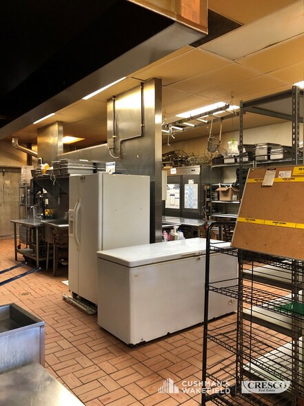 More Photos Of 9430-9440 Mentor Ave, Mentor Restaurant For Lease