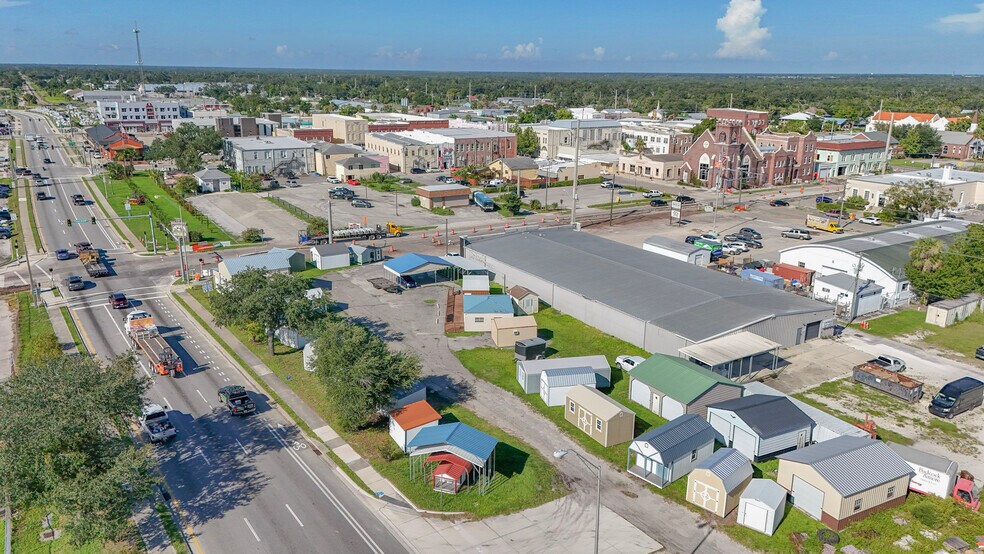 More Photos Of 14 W Hickory St, Arcadia Freestanding For Lease