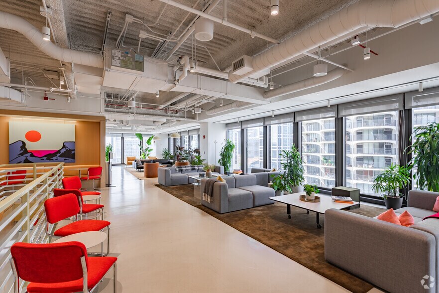 More Photos Of 330 N Wabash Ave, Chicago Coworking Space