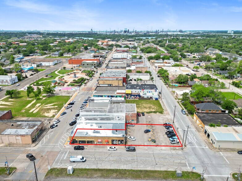 Primary Photo Of 100 W Texas Ave, Baytown Storefront For Sale