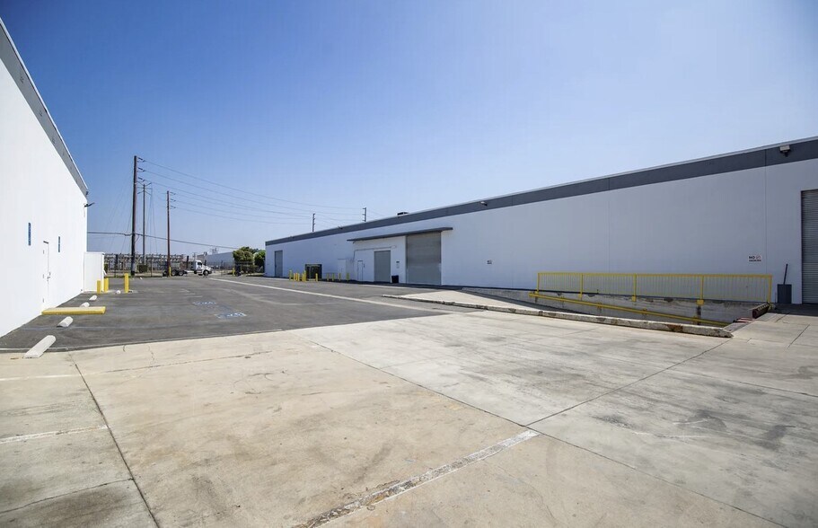 More Photos Of 8731 & 8741 Pioneer Blvd, Santa Fe Springs Warehouse For Lease
