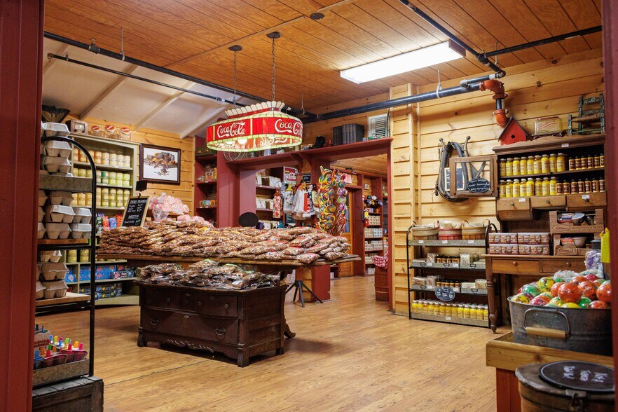 More Photos Of 63 Talona Spur Rd, Ellijay Freestanding For Sale