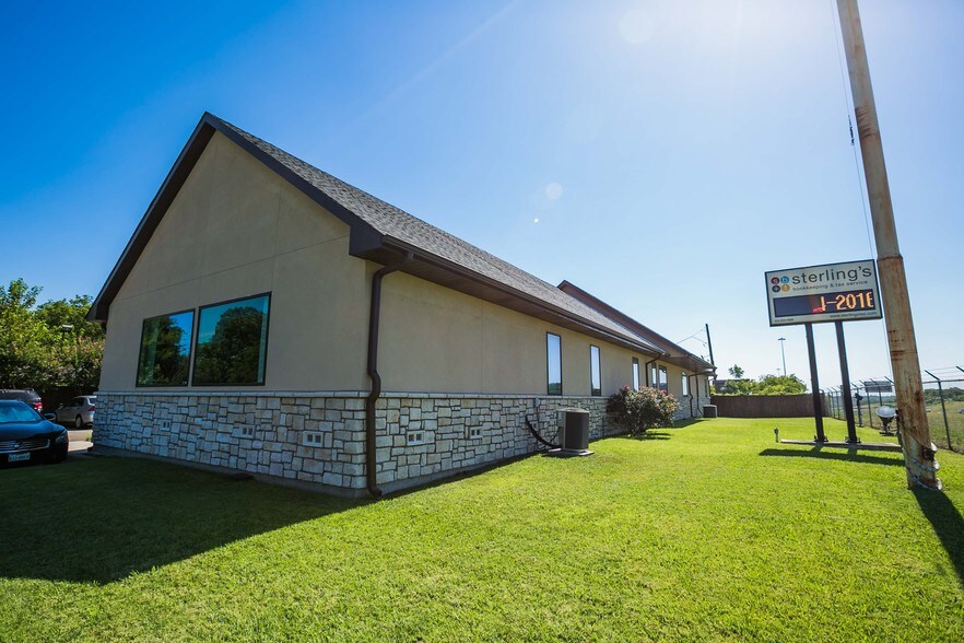 More Photos Of 5418 Saint Charles Ave, Dallas Office For Sale