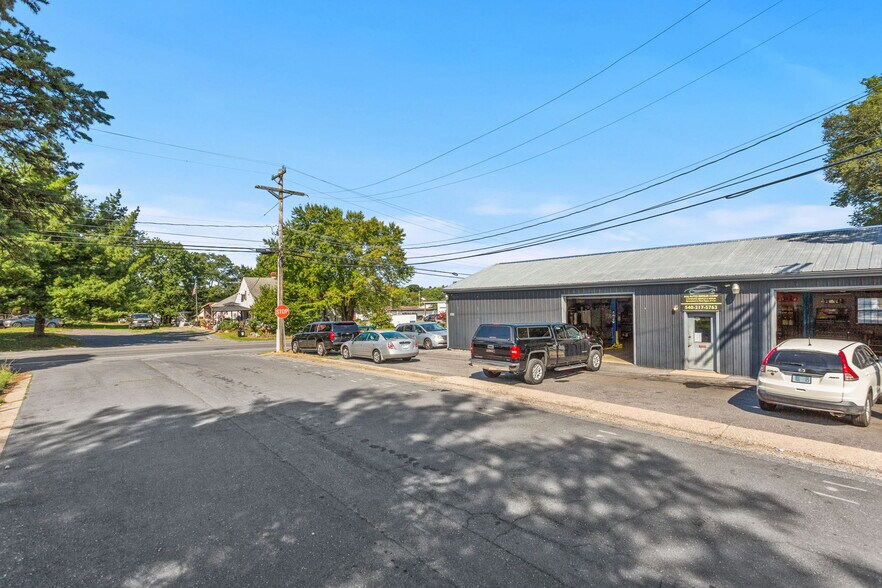 More Photos Of 140 Charles St, Harrisonburg Auto Repair For Sale