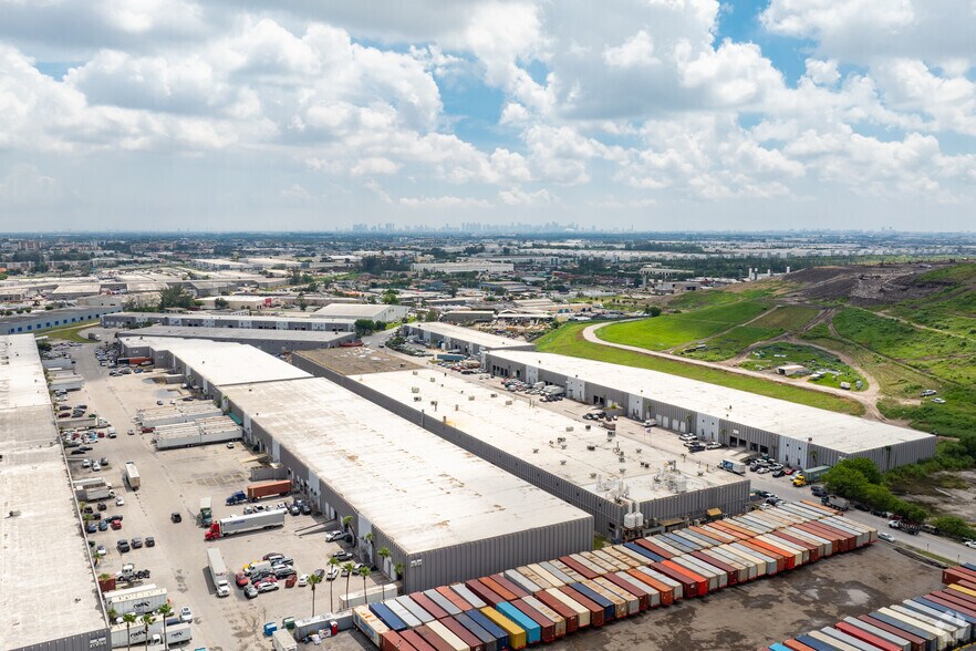 More Photos Of 9302-9398 NW 101st St, Medley Warehouse For Lease