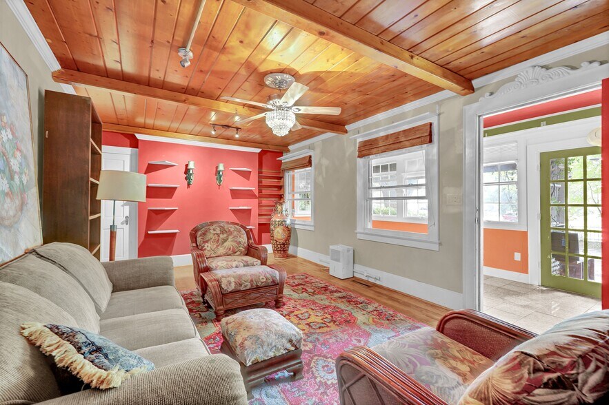 More Photos Of 4911 Oleander Dr, Wilmington General Retail For Sale
