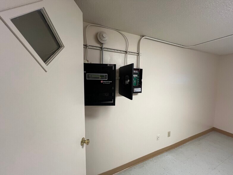 More Photos Of 127 S Sixth St, Warner Robins Apartments For Sale