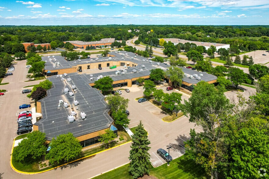 More Photos Of 2905 Northwest Blvd, Plymouth Light Distribution For Lease