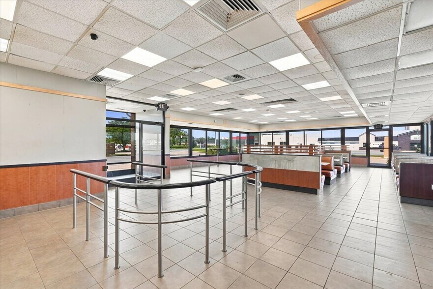 More Photos Of 1410 N Broadway St, Red Oak Fast Food For Sale