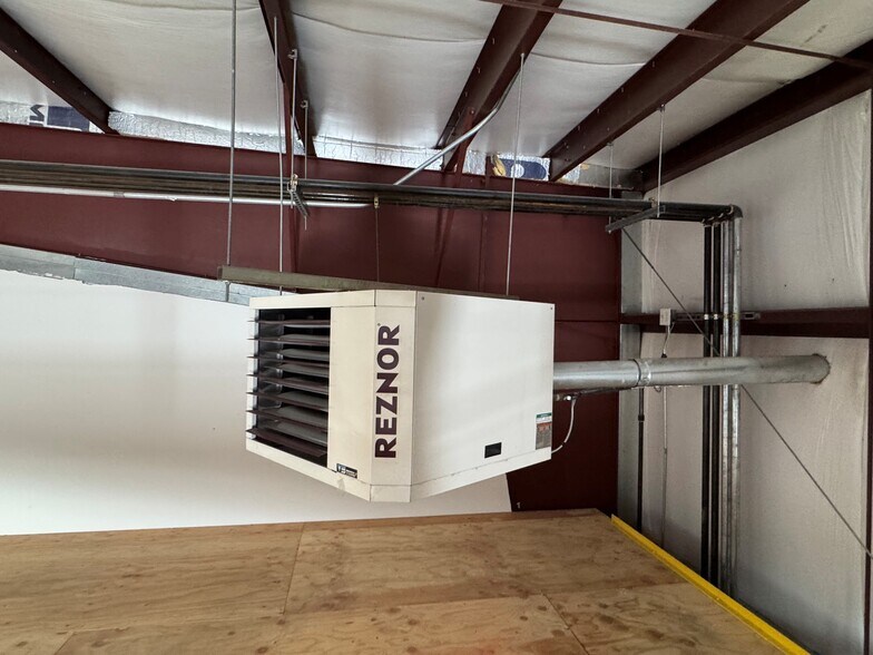 More Photos Of 2720 Taxiway Delta Ste 60, Carson City Airplane Hangar For Sale
