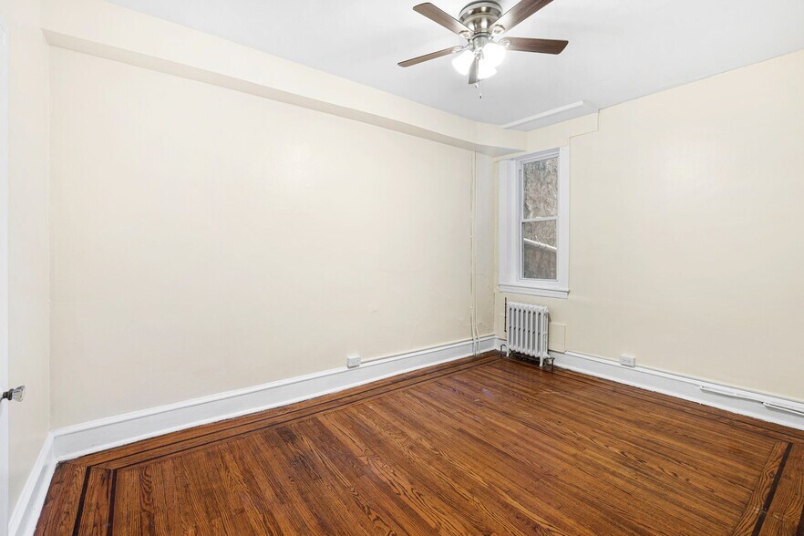 More Photos Of 522 S 5th St, Philadelphia Storefront Retail Residential For Sale