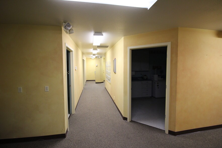 More Photos Of 5106 Hill Rd E, Lakeport Medical For Lease