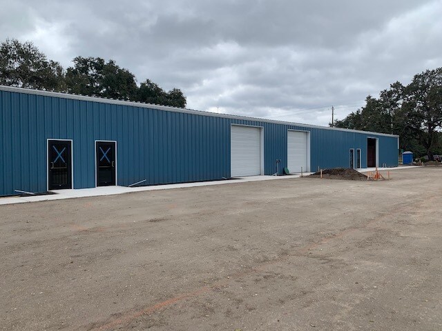 More Photos Of 7304 Causeway, Tampa Light Distribution For Lease