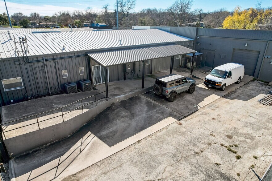 More Photos Of 4803 West Ave, San Antonio Showroom For Lease