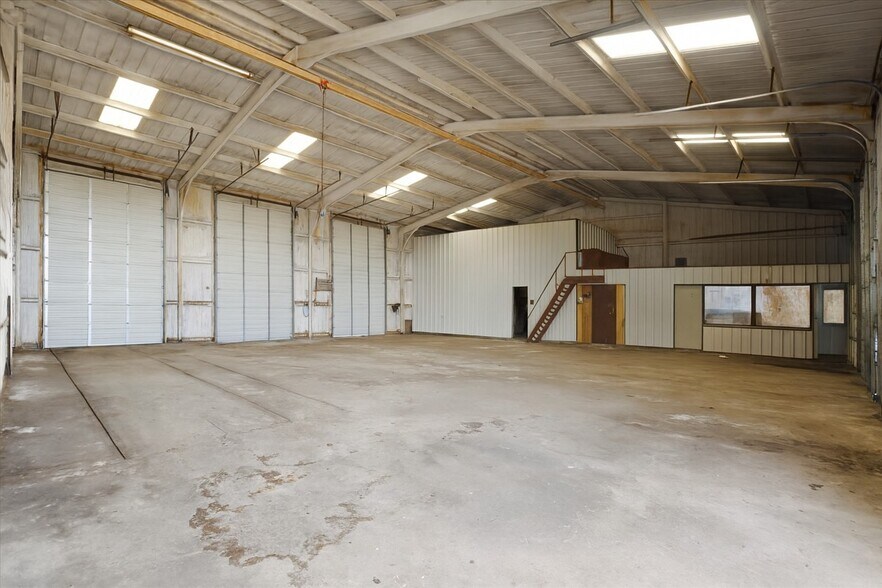 More Photos Of 1150 Platter Cutoff Rd, Calera Flex For Sale