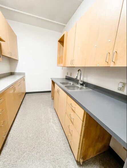 More Photos Of 2400 Empire Central, Dallas Medical For Lease