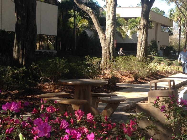 More Photos Of 2700 Westhall Ln, Maitland Office For Lease