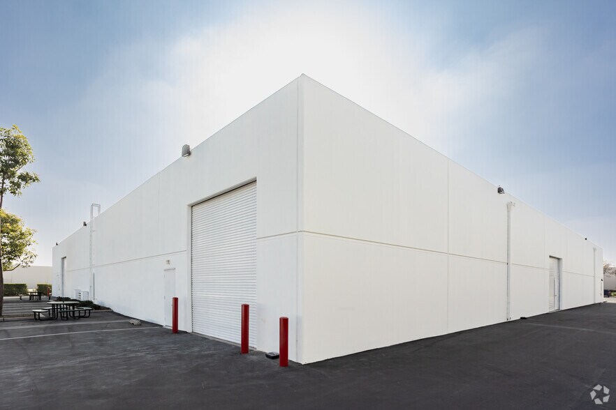 More Photos Of 1821 Kettering St, Irvine Warehouse For Lease