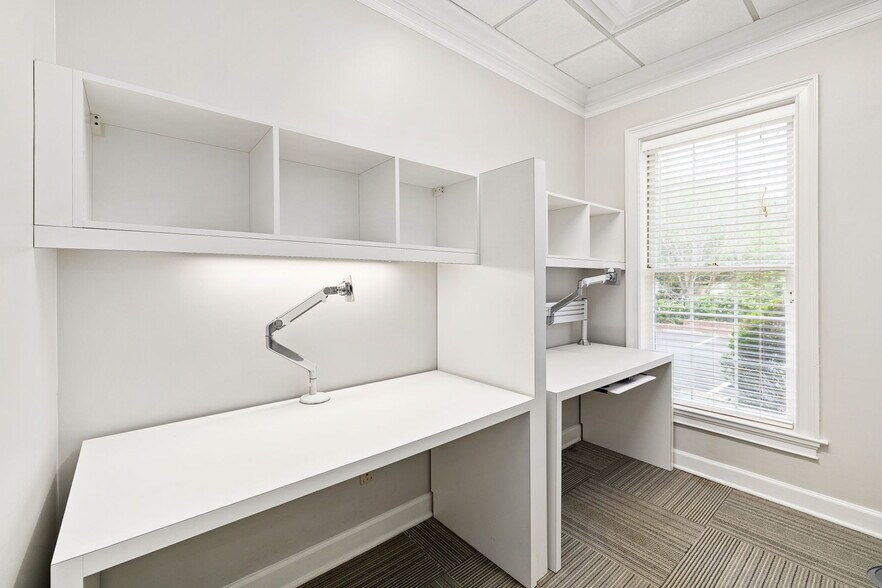 More Photos Of 5064 Roswell Rd, Atlanta Office Residential For Sale