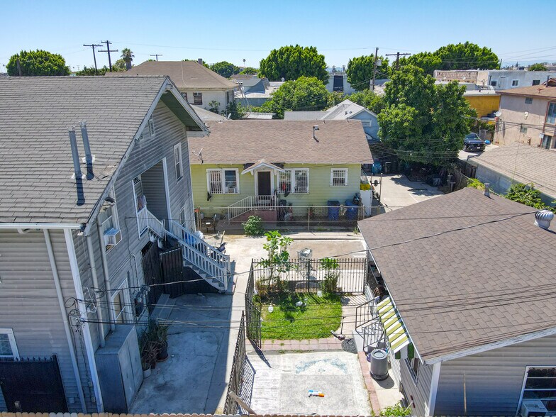 More Photos Of 239 W 43rd St, Los Angeles Apartments For Sale