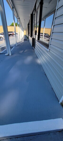 More Photos Of 1537 Freedom Way, Hubert Storefront Retail Office For Lease