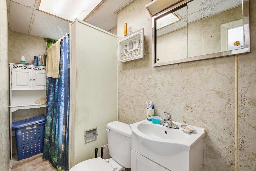 More Photos Of 467 Northampton st, Kingston Multifamily For Sale
