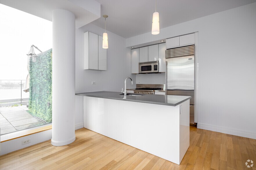 More Photos Of 554 W 54th St, New York Apartments For Lease