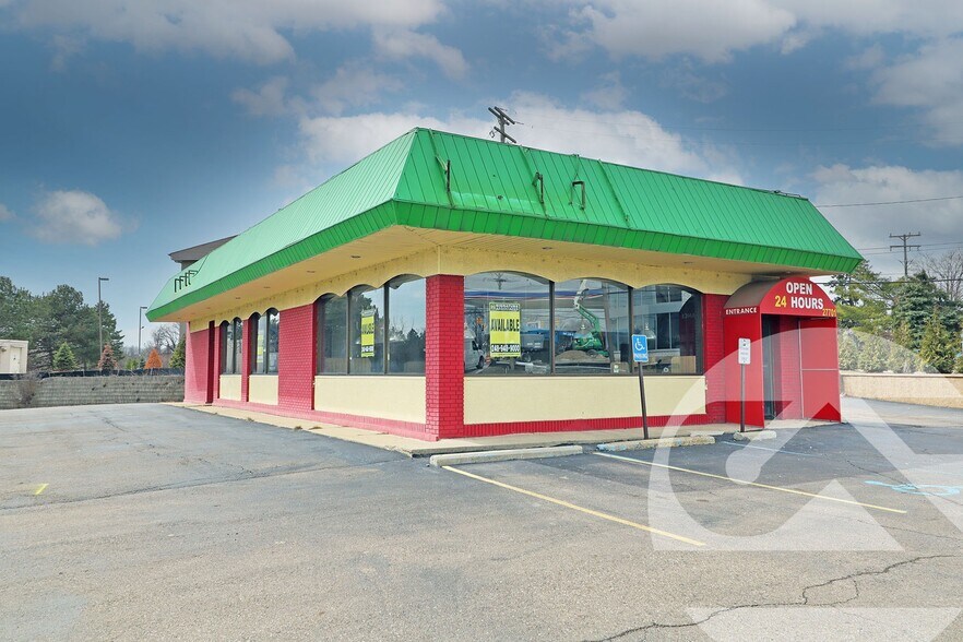 Primary Photo Of 27701 Orchard Lake Rd, Farmington Hills Restaurant For Sale