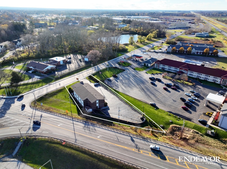 More Photos Of 301 Oak St, Batavia Hotel For Sale