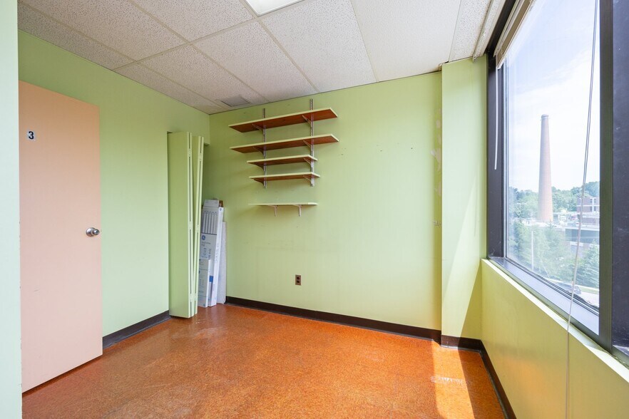 More Photos Of 7600 Osler Dr, Towson Medical For Sale