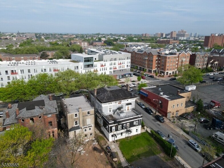 More Photos Of 692 Dr Martin Luther King Jr Blvd, Newark Office For Sale