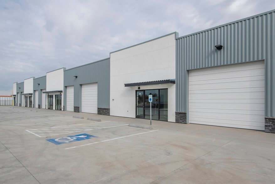 Primary Photo Of 2211 N. Elder St., Nampa Light Distribution For Lease