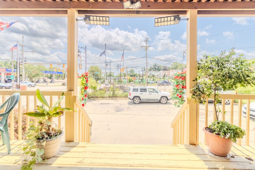 More Photos Of 1154 5th Ave, East McKeesport Office For Sale