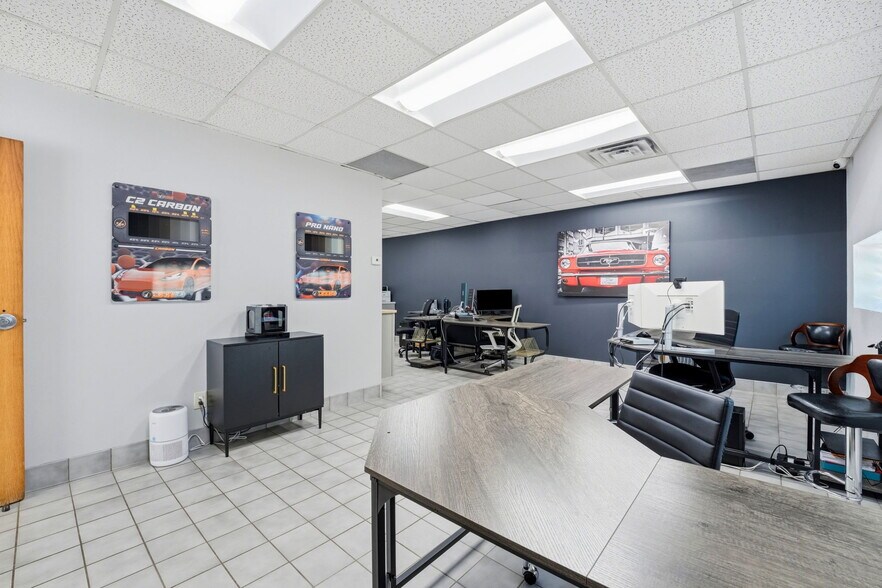 More Photos Of 949 Elkton Dr, Colorado Springs Warehouse For Lease