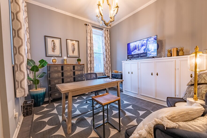 More Photos Of 508 N Tryon St N, Charlotte Apartments For Sale