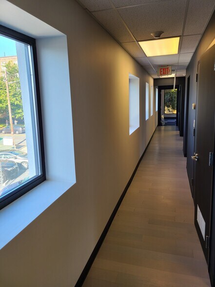 More Photos Of 183 Mineola Blvd, Mineola Medical For Sale