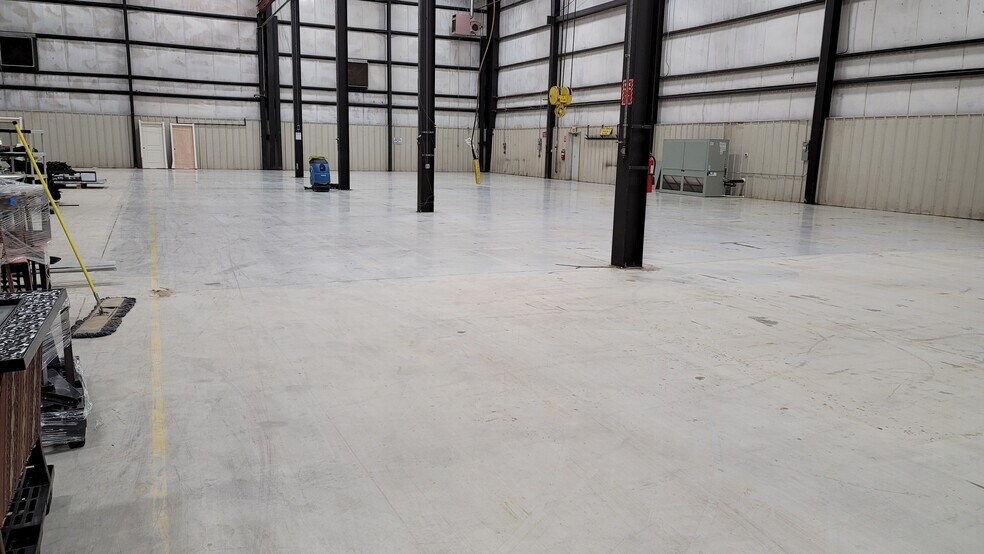 More Photos Of 1206 26th St, Cullman Manufacturing For Lease